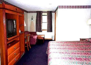 Wesley Inn & Suites hotel thumbnail 3