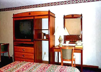 Wesley Inn & Suites hotel thumbnail 6