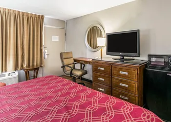 Econo Lodge Tallahassee I-10 near University hotel thumbnail 7