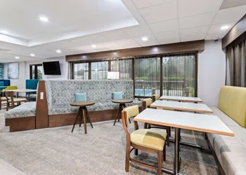 Hampton Inn Perry hotel thumbnail 8