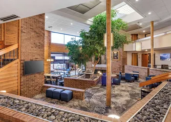 Best Western Plus Landmark Inn hotel thumbnail 3