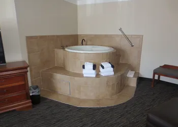 Best Western Plus Landmark Inn hotel thumbnail 7