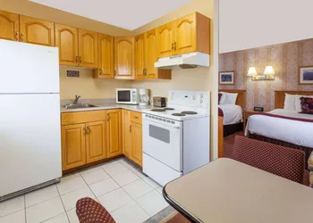 Thriftlodge by Wyndham Moncton hotel thumbnail 3