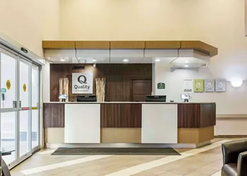 Quality Inn Airport hotel thumbnail 3
