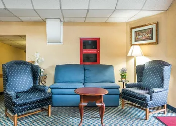 Econo Lodge Manchester hotel thumbnail 2