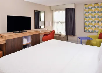Hampton Inn Greensboro-East hotel thumbnail 6