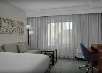 Courtyard by Marriott Greensboro Airport hotel thumbnail 5