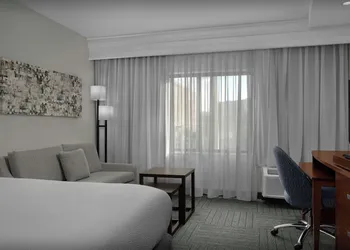 Courtyard by Marriott Greensboro Airport hotel thumbnail 5
