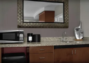 Courtyard by Marriott Greensboro Airport hotel thumbnail 6
