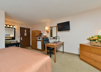 Super 8 by Wyndham Rapid City hotel thumbnail 8