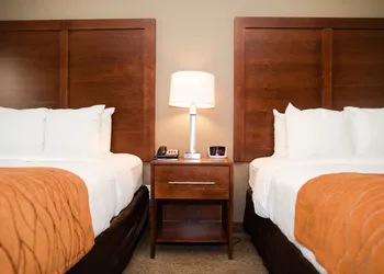 Comfort Inn & Suites Custer - Crazy Horse Area hotel thumbnail 8