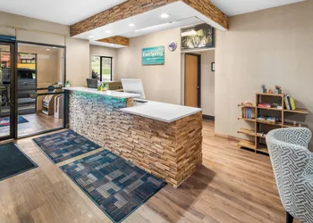 EverSpring Inn & Suites hotel thumbnail 2