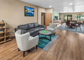 EverSpring Inn & Suites hotel thumbnail 3