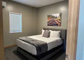 EverSpring Inn & Suites hotel thumbnail 7