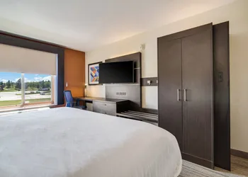 Holiday Inn Express Hotel & Suites Custer by IHG hotel thumbnail 6
