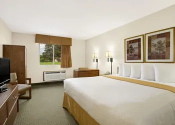 Days Inn by Wyndham Rapid City hotel thumbnail 5