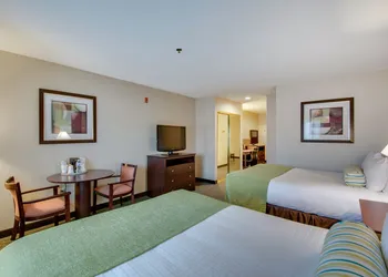 Best Western Plus The Inn at Hampton hotel thumbnail 5
