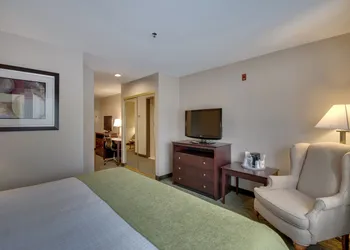 Best Western Plus The Inn at Hampton hotel thumbnail 8