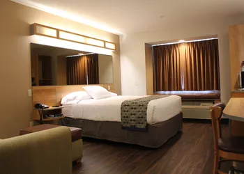 Microtel Inn & Suites by Wyndham York hotel thumbnail 6