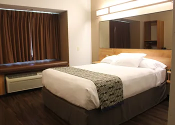 Microtel Inn & Suites by Wyndham York hotel thumbnail 7
