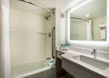 Country Inn & Suites by Radisson, Downtown Albany New York hotel thumbnail 6