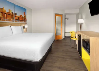 Days Inn & Suites by Wyndham Albany hotel thumbnail 7