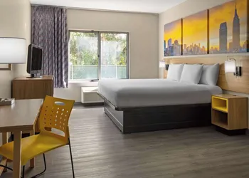 Days Inn & Suites by Wyndham Albany hotel thumbnail 8
