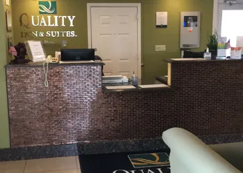 Quality Inn & Suites Glenmont - Albany South hotel thumbnail 2