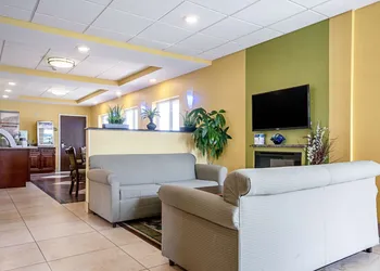 Quality Inn & Suites Glenmont - Albany South hotel thumbnail 5