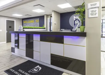 BridgePointe Inn & Suites hotel thumbnail 4