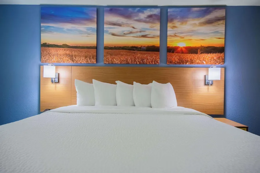 Days Inn & Suites by Wyndham Waterloo hotel detail image 6