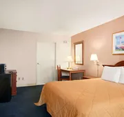 Travelodge by Wyndham Bakersfield hotel detail image 4