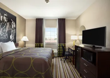 Super 8 by Wyndham Bakersfield South CA hotel thumbnail 5