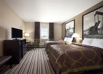 Super 8 by Wyndham Bakersfield South CA hotel thumbnail 6