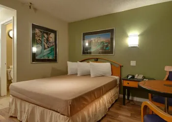 Vagabond Inn Bakersfield North hotel thumbnail 5