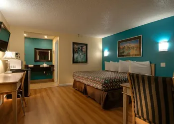 Vagabond Inn Bakersfield North hotel thumbnail 6