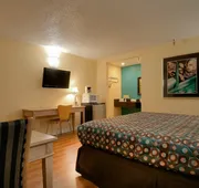 Vagabond Inn Bakersfield North hotel detail image 7