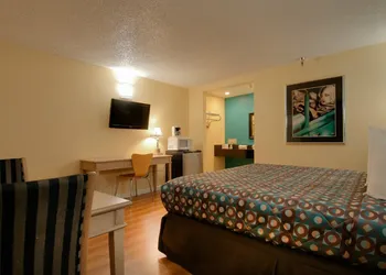 Vagabond Inn Bakersfield North hotel thumbnail 7