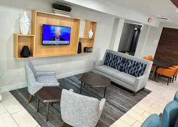 Holiday Inn Express Rochester NE- Irondequoit by IHG hotel thumbnail 2