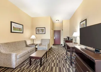 Best Western Plus Victor Inn & Suites hotel thumbnail 7