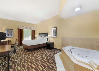 Best Western Plus Victor Inn & Suites hotel thumbnail 8