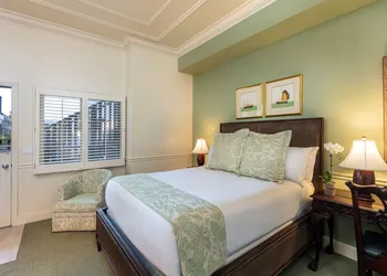 Tally Ho Inn hotel thumbnail 2