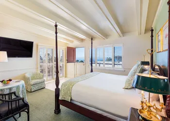 Tally Ho Inn hotel thumbnail 3