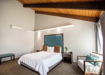 Munras Inn hotel thumbnail 7
