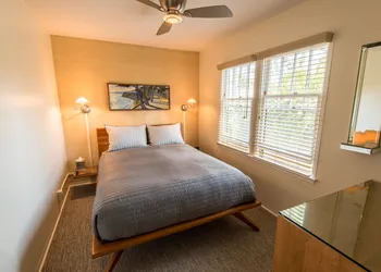 Harbor House Inn hotel thumbnail 5