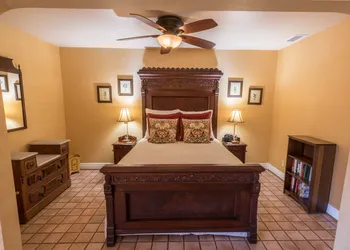 Harbor House Inn hotel thumbnail 7