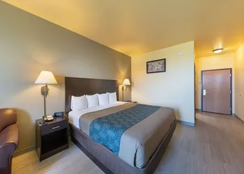 Econo Lodge Inn & Suites Bridgeport hotel thumbnail 6