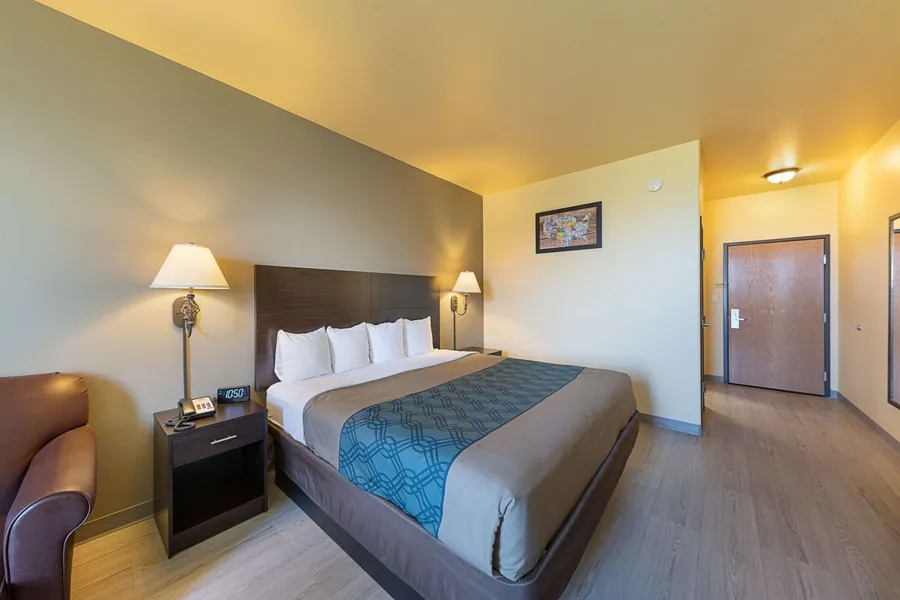 Econo Lodge Inn & Suites Bridgeport hotel detail image 6