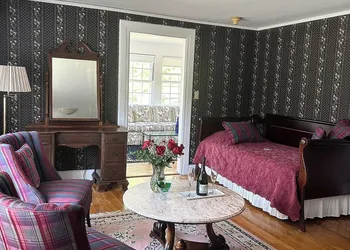 Blackberry River Inn hotel thumbnail 8