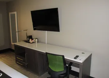 SureStay Plus Hotel by Best Western Point Richmond hotel thumbnail 8
